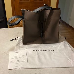 Von volzhausen Shoulder bag